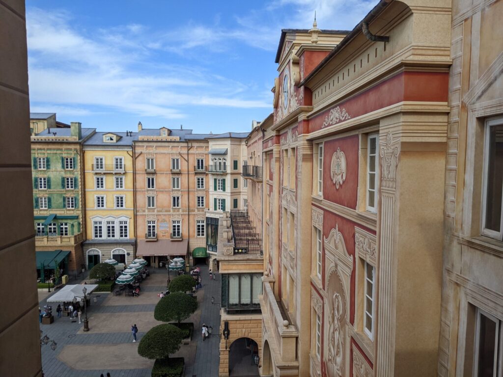 Hotel MiraCosta Piazza View – View from a Tokyo Disney Hotel MiraCosta Piazza room overlooking the Italian-style courtyard.