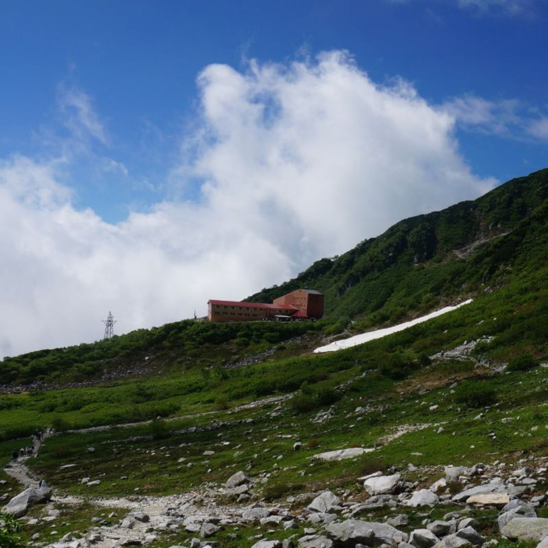View of the Murodo lodge along the Tateyama Alpine Route – one of the best places to visit in Nagano.