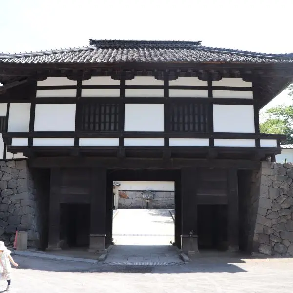 He majestic San-no-mon gate at Komoro Castle with traditional architecture - Komoro Castle, family-friendly Japan travel
