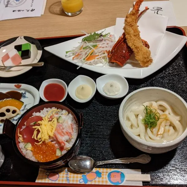 Seafood meal and kids’ udon set in Ise Shima – family travel Japan dining, crowd tips